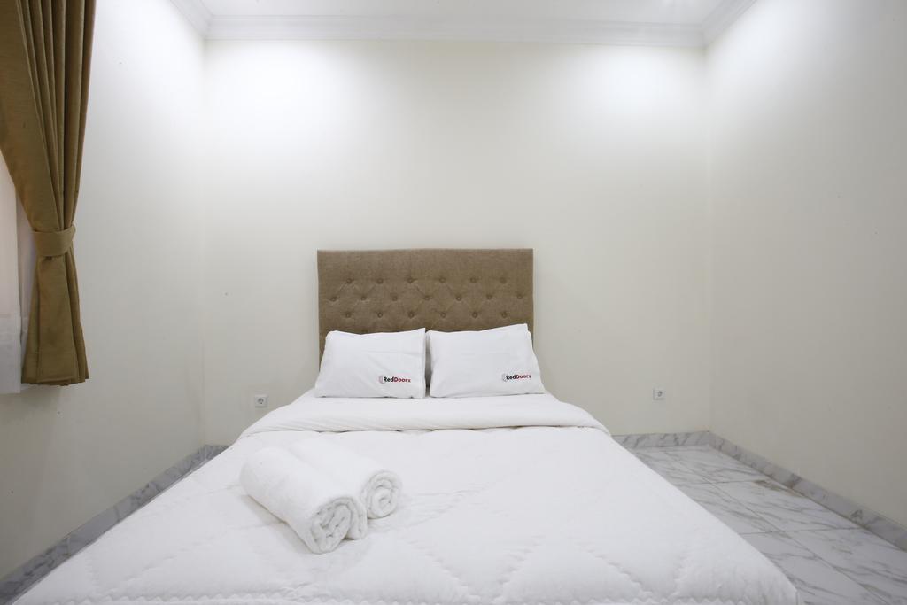 Reddoorz @ Indah 2 Guest house 2*
